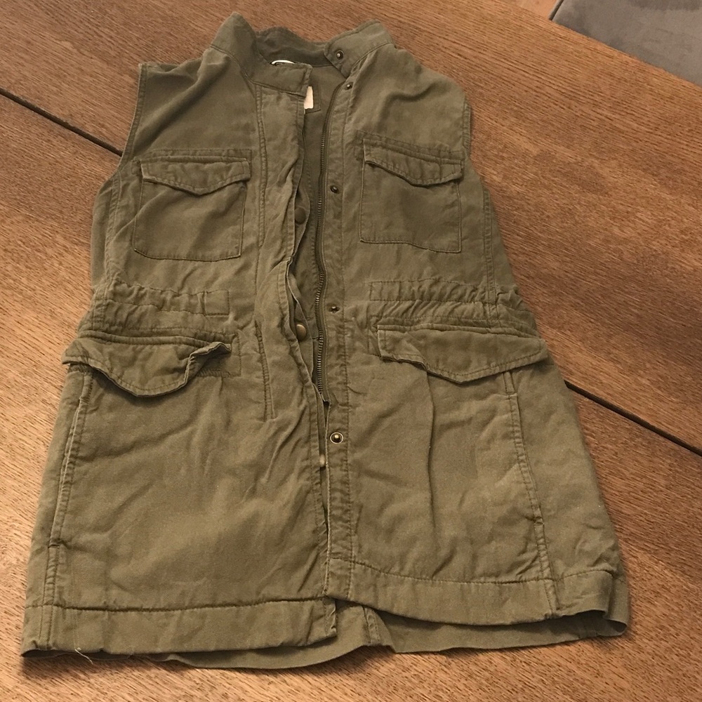 GAP Olive Green Sleeveless Utility Vest with Flap Pockets